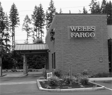 Wells Fargo Bank and ATM few paces to the northeast of Redmond Ridge Pediatric Dentistry