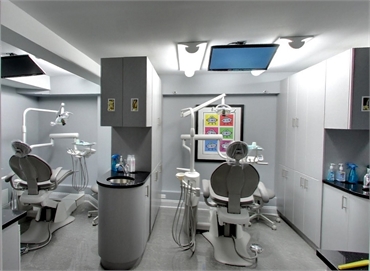 Advanced technology in the operating rooms at Advanced Dental Arts