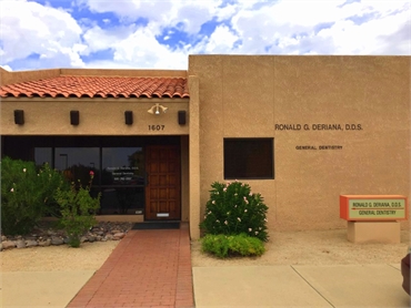 Front view of our dental clinic in Tucson AZ very near to Foothills Mall Tucson AZ