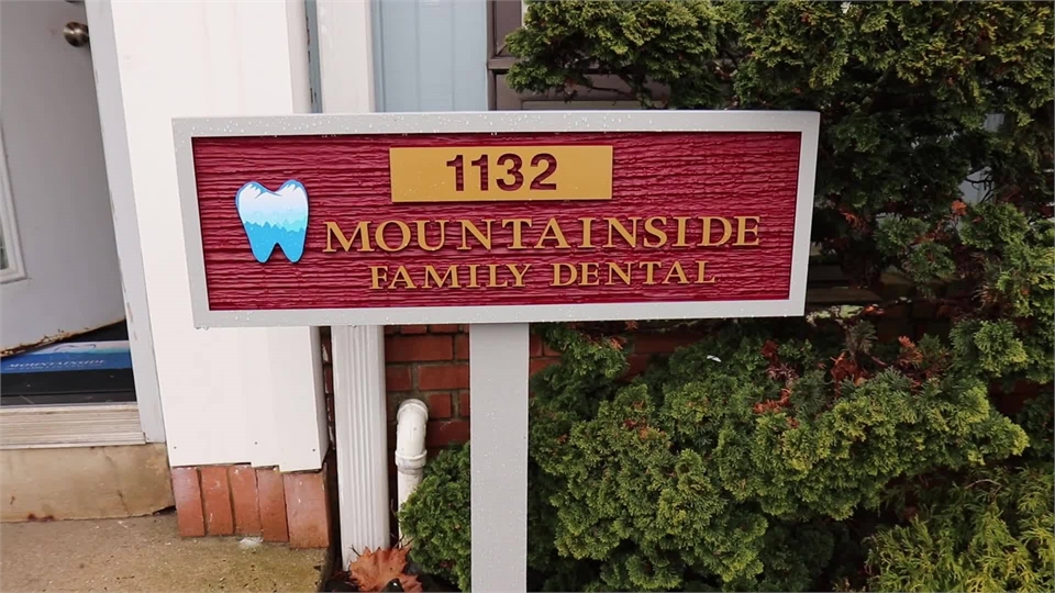 Exterior sign at Mountainside Family Dental