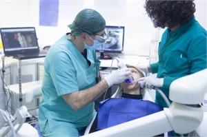 Dental assistant career is worth pursuing for many reasons