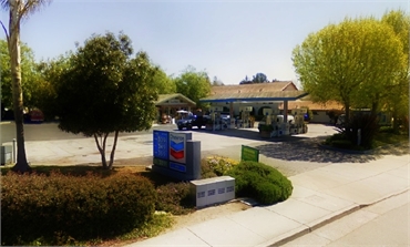 Chevron gas station on 836 Bay Ave Capitola CA located just 2 minutes drive to the south of Soquel d