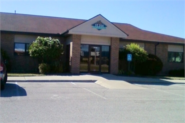 Exterior view of Dr. Steven Ellinwood's cosmetic dentistry office in Fort Wayne IN 46835