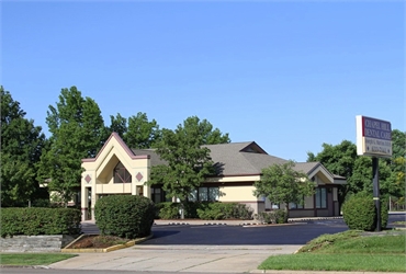 Exterior view of Akron cosmetic dentistry office Chapel Hill Dental Care