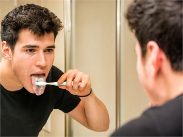 How to Clean Your Tongue to Avoid Bad Breath
