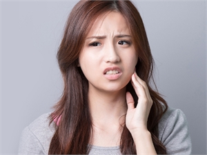 Is severe toothache a dental emergency