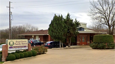 Exterior view of Grand Prairie Family Dental office building