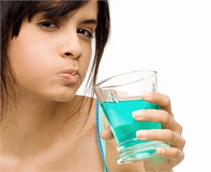What is the difference between antibacterial and antiseptic mouthwash?