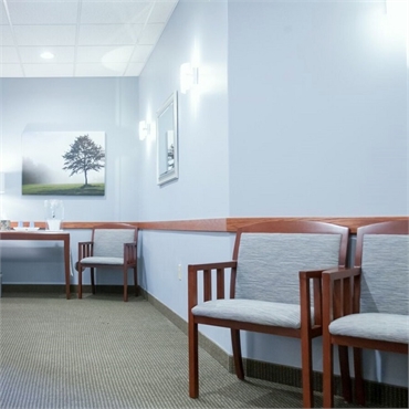 waiting lounge at the family dentistry office of Max H. Molgard Jr DDS FACP