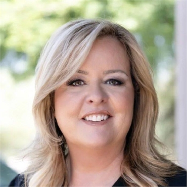 Business manager Sheila at Radiant Family Dentistry Scottsdale