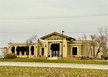 Biaggi's Ristorante Italiano at 8 minutes drive to the east of Cedar Rapids dentist River Ridge Dent