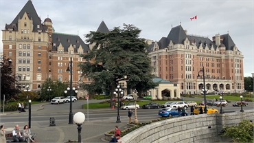 Hotel Fairmont Empress at 3 minutes drive to the west of Victoria dentist Cook Street Village Dental