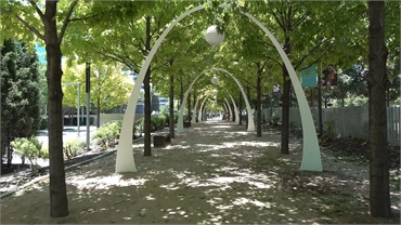 Klyde Warren Park at 9 minutes drive to the northeast of Dallas dentist Dulce Dental