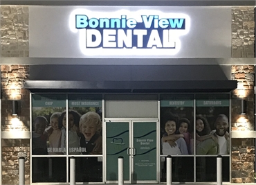 Storefront view Dallas dentist Bonnie View Dental