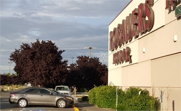 Rosauers at 6 minutes drive to the east of Spokane Valley dentist Cascade Dental Care - Valley