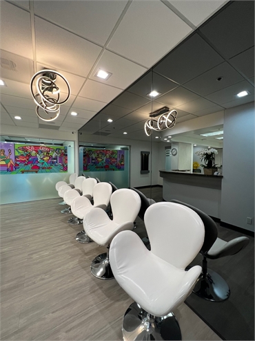 Comfortable and spacious seating arrangement in waiting area at Torrance dentist Barrera Advanced De