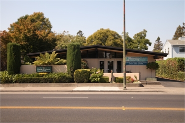Exterior view Napa Valley Dental Group building