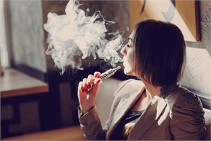 E-cigarettes and vapor electronic cigarettes do not contain tar and most of the carcenogens like conventional cigarettes. However, the nicotine is reducing the blood circulation and can be dangerous for the soft tissues in the mouth.