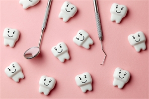 Happy teeth and dental instruments