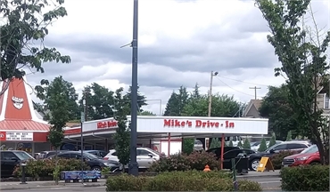 Mike's Drive-In at 4 minutes drive to the north of Oregon City dentist Beavercreek Dental