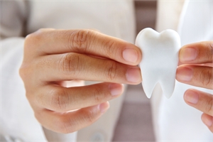 Tips for Seniors on Avoiding Denture Problems