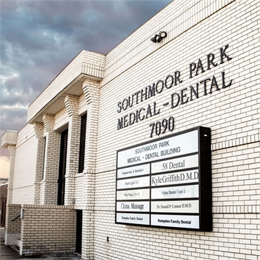 Denver dentist Hampden Family Dental located inside Southmoor Park Medical Building on Hampden Ave