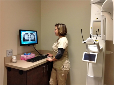 Digital x ray machine at the office of Knoxville dentist Dr. Robert M. Kelso DDS