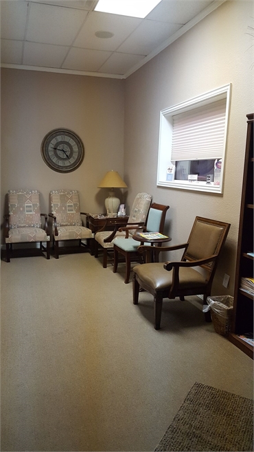 Reception area at the office of Portland TX dentist Ricardo C. Guillen DDS PLLC