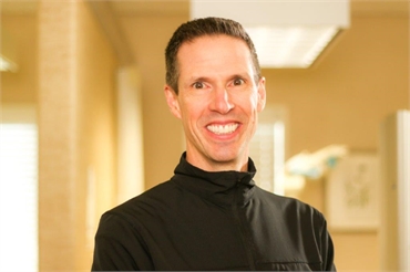 Medford dentist Dr. Edward Warr at Elite Dental