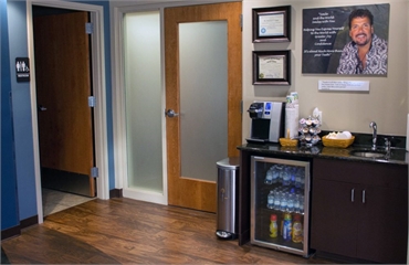 Refreshment area at the best Milwaukee dentist Cigno Family Dental Greenfield WI