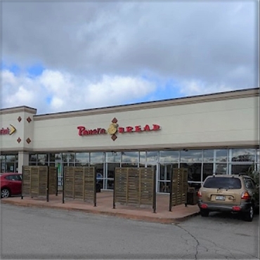 Panera Bread few paces to the east of Milwaukee dentist Cigno Family Dental