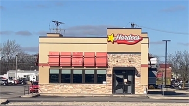 Hardee's at 3 minutes drive to the north of New Castle dentist Parkview Family Dentistry