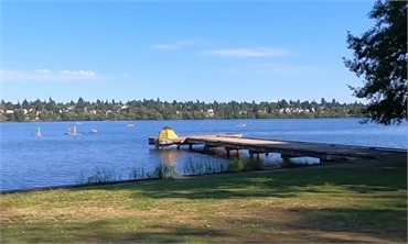 Green Lake at 9 minutes drive to the east of Seattle dentist Evergreen Smile Studio