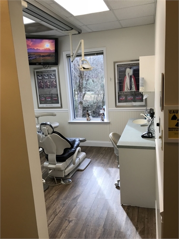 Operatory at the office of dentist in Concord NC Dennis R. Lockney DDS