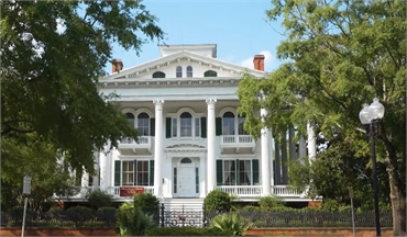 Bellamy Mansion Museum at 7 minutes drive to the northwest of Wilmington dentist Wrightsville Dental