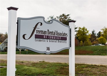 Signboard at Freeman Dental Associates Cohasset