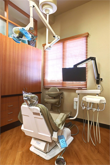 Well lit operatory at Gilbert dental implant specialist Sonoran Vista Dentistry