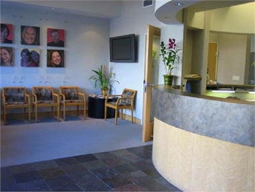 Reception area and waiting area at Millbrae dentist Chris Johns DDS