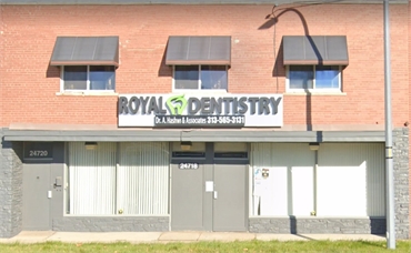 Royal Dentistry entrance