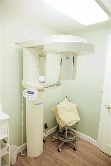 Orthophos XG 5 Dentsply Sirona dental x-ray imaging extraoral dental x-ray machine at Salem dentist 