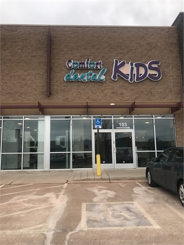 Storefront at Comfort Dental Kids - Lakewood