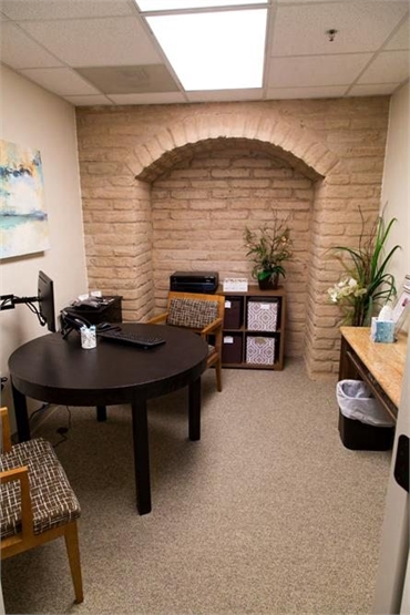 Consult room at Tucson dentist Creative Smiles Dentistry