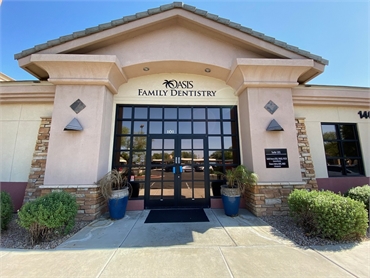 Front view of Gilbert dentist Oasis Family Dentistry office builiding
