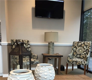Comfortable waiting area at Spokane Valley dentist Dr C Family Dentistry