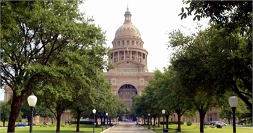 Texas Capitol at 9 minutes drive to the south of Smiles of Austin