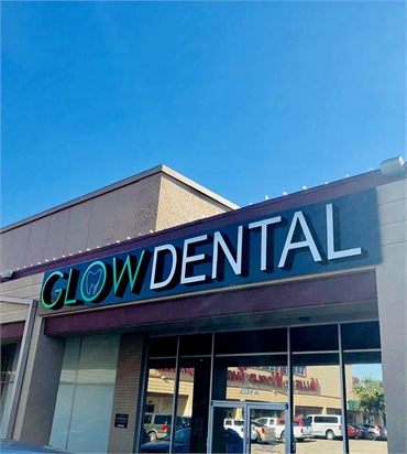 Exterior view of Dallas dentist Glow Dental and Implant Center