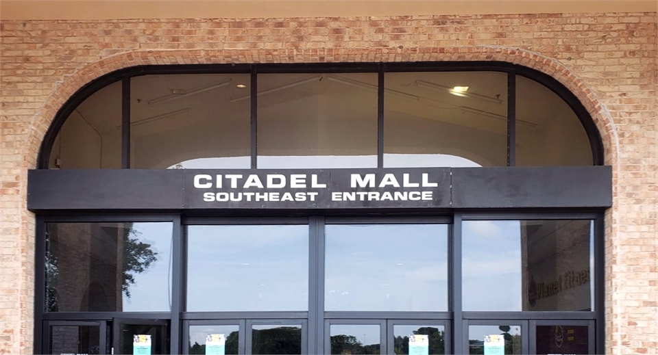 Citadel Mall at 6 minutes drive to the north of Charleston Family Dentistry