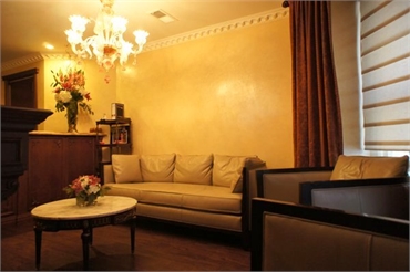 Patients are made to feel comfortable in the waiting area at our dental clinic in NY